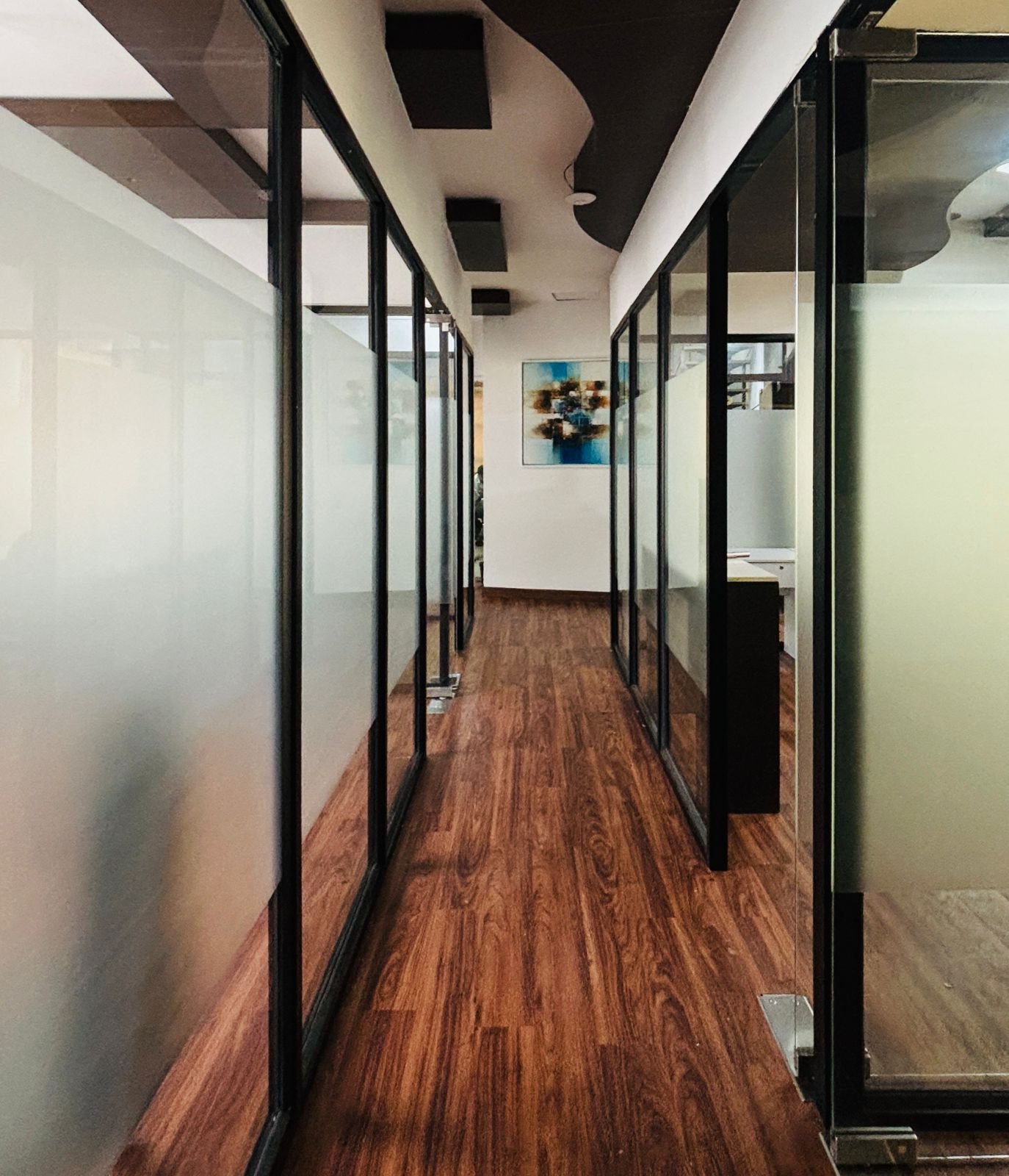 Costarthub private office corridor