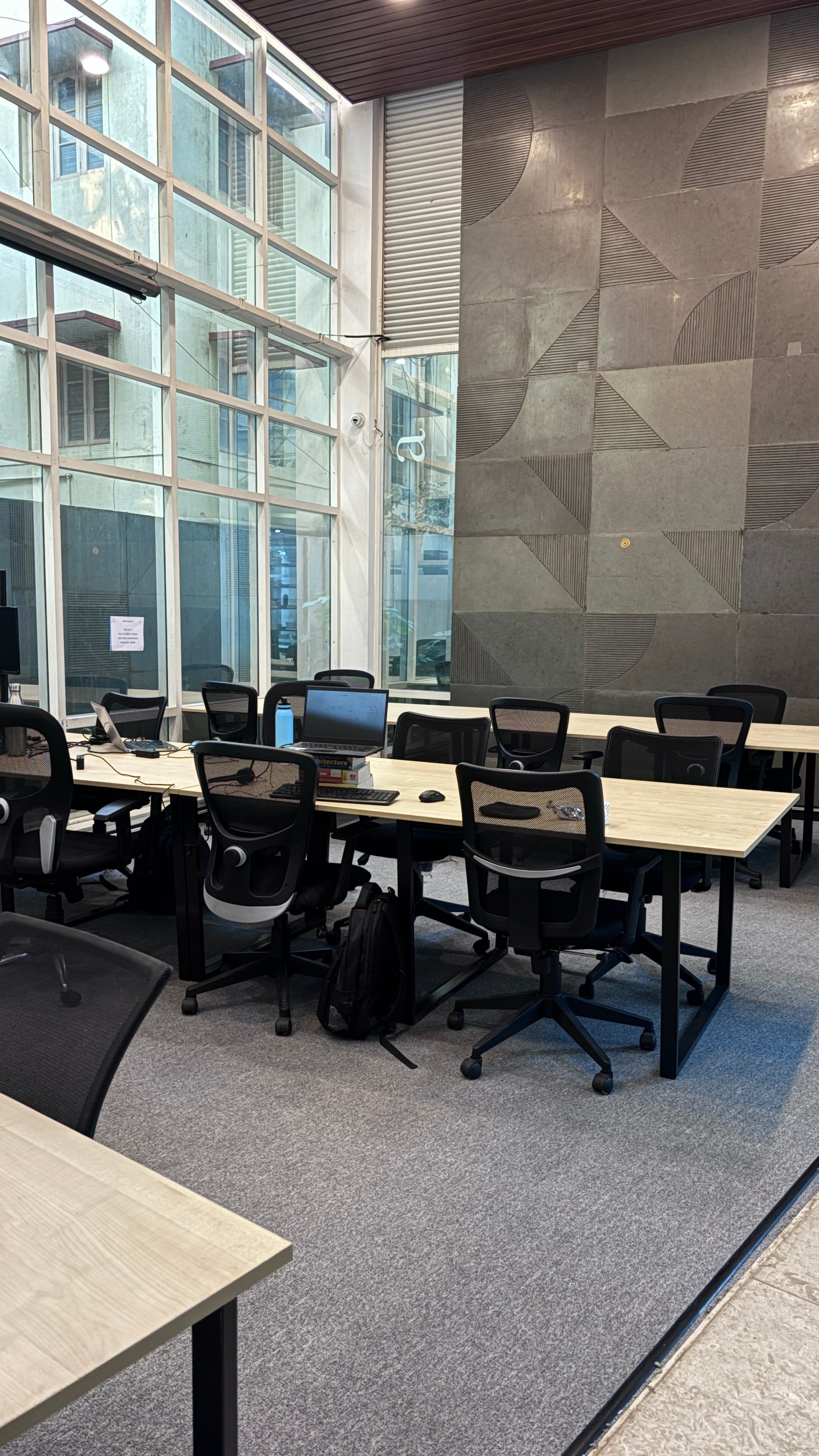 Costarthub office interior
