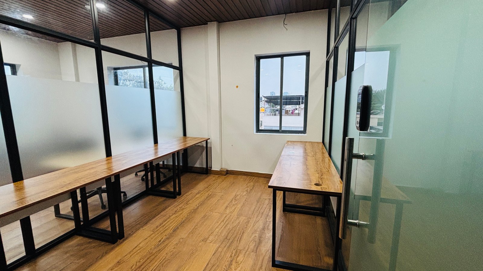 Costarthub shared office workspace